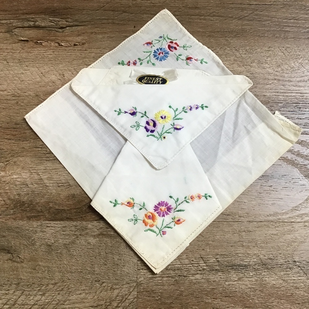 Vtg Handkerchief Set of 3 Embroidered Flowers Floral Wedding Rockabilly